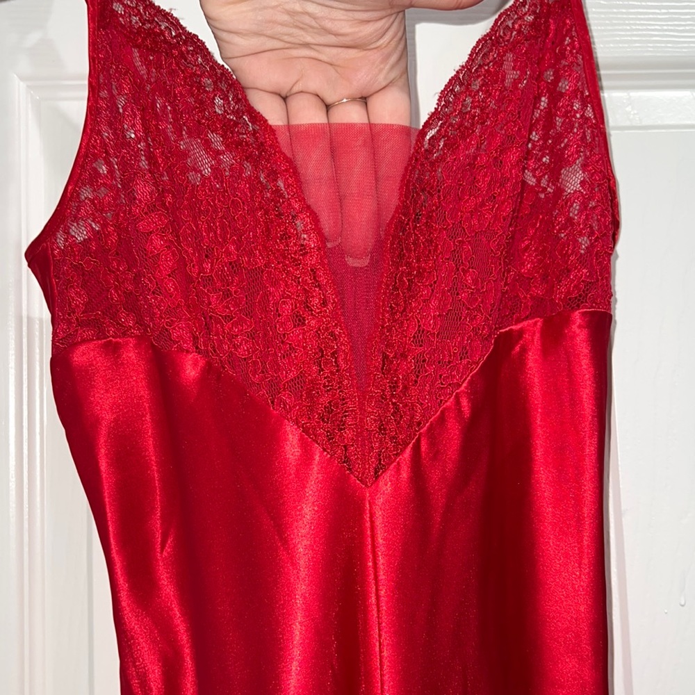 Vintage VS Nightgown - Picture 7 of 15